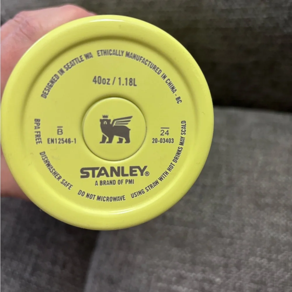 Stanley Calia special edition Bright Lime Quencher 40oz Tumbler with Silver Logo - Picture 3 of 4
